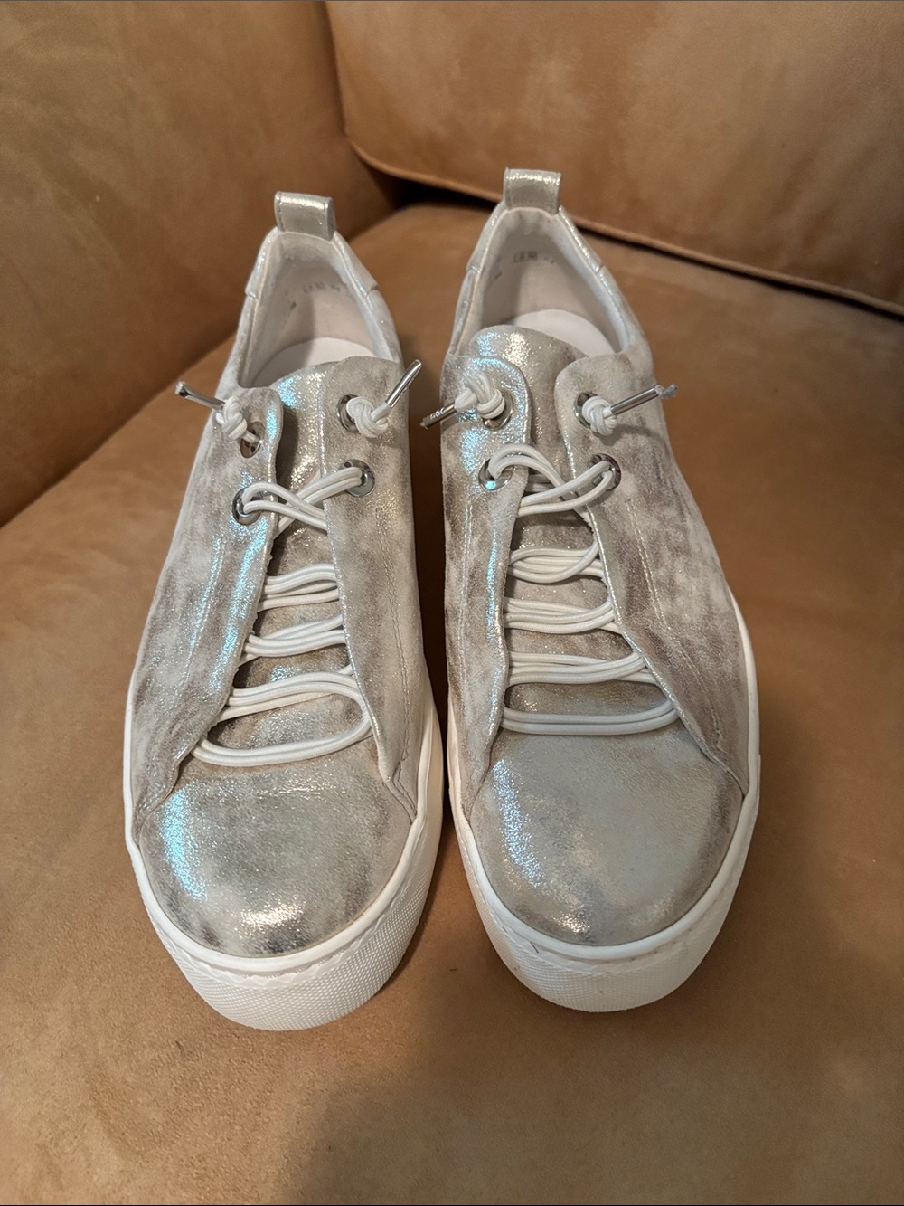Paul Green Faye metallic sneaker size 9